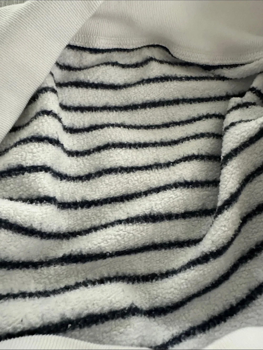 Abercrombie & Fitch Striped Polo Sweatshirt - Picture 6 of 7